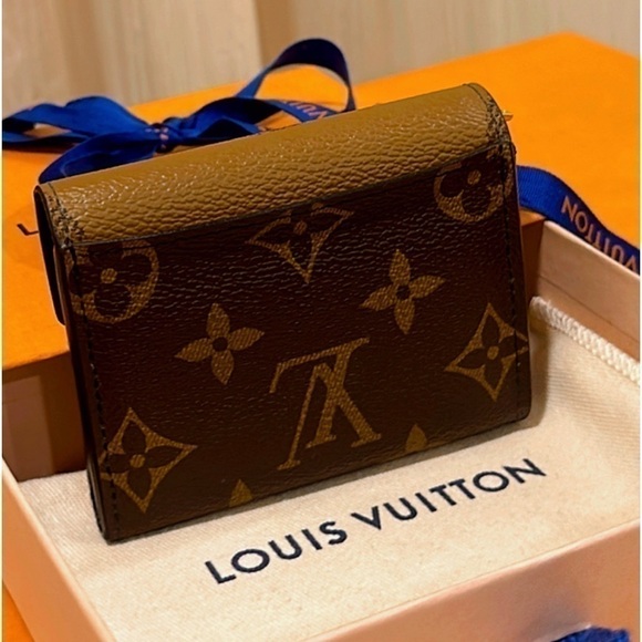 💯% Authentic Louis Vuitton Zoé wallet ✨ - Picture 4 of 15